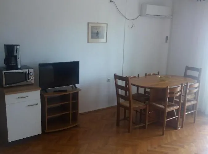Appartement With A Parking Space - 15412 Novi Vinodolski