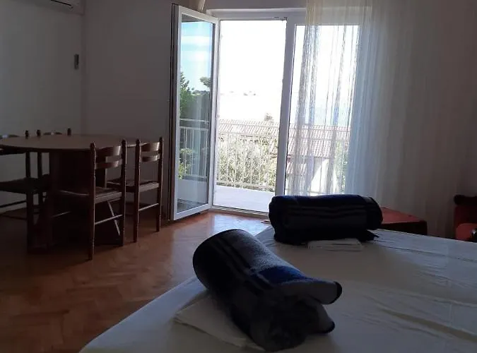 Appartement With A Parking Space - 15412 Novi Vinodolski